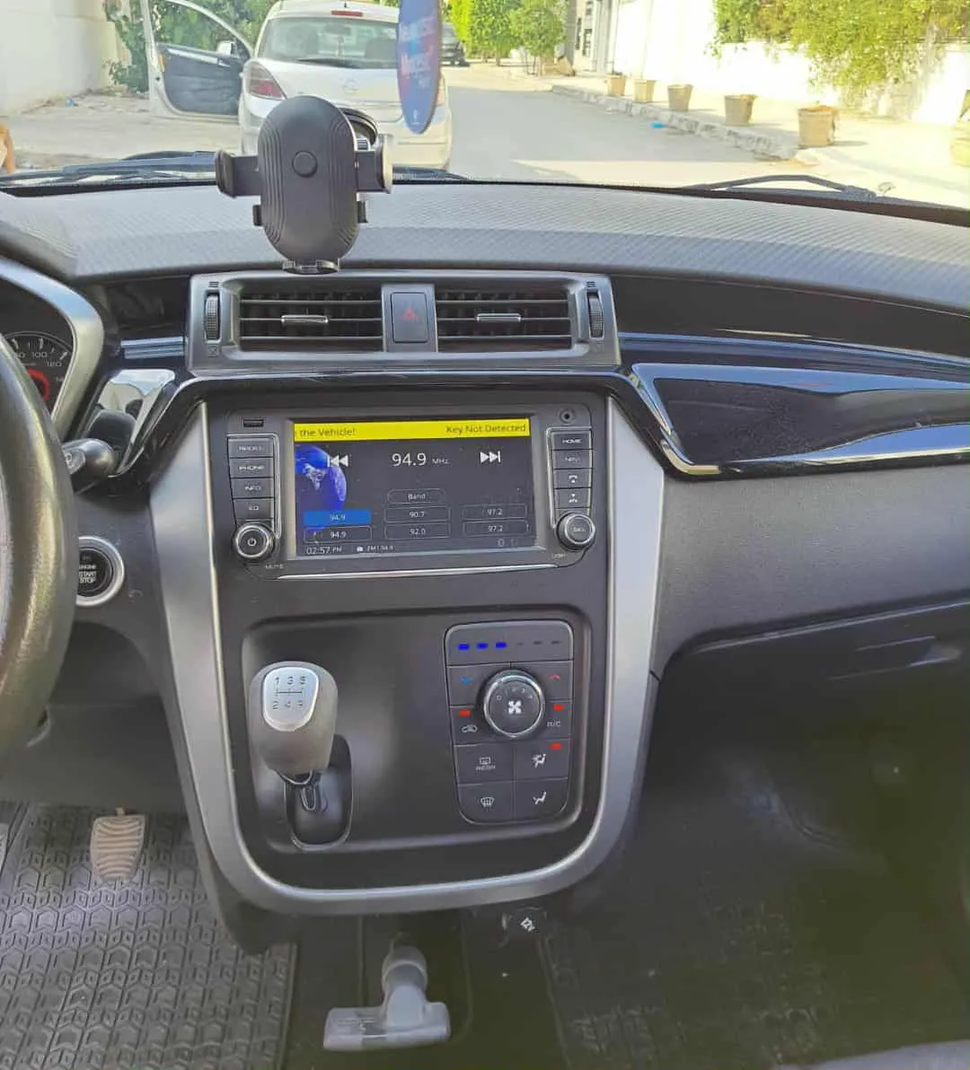 A vendre Mahindra kuv100 k8