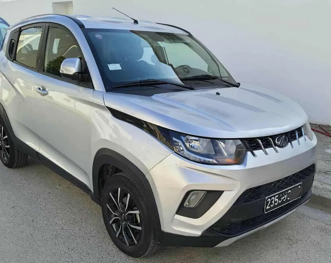 A vendre Mahindra kuv100 k8