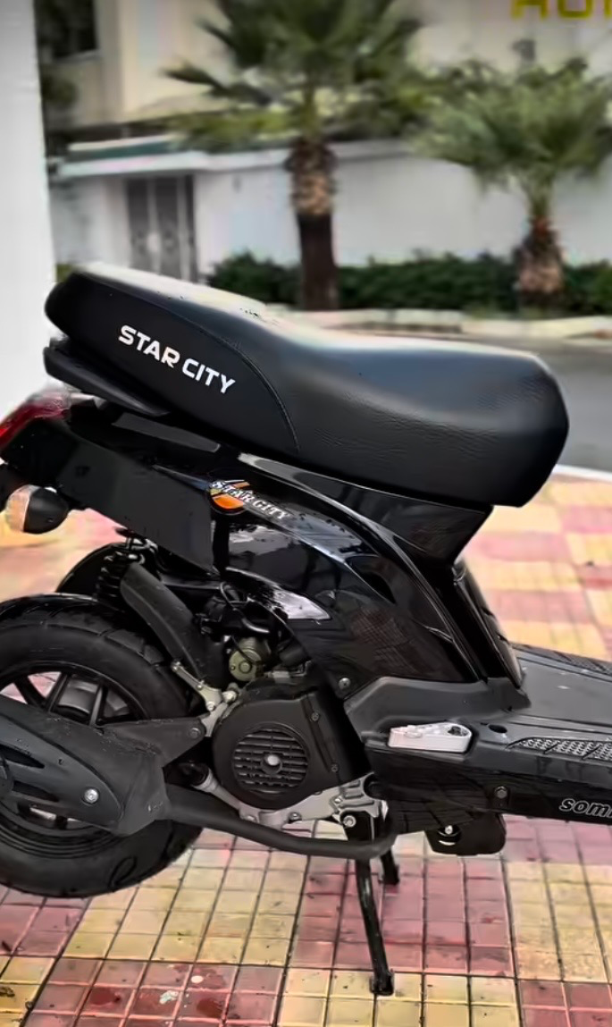 Moto 4t etat tres bon tout neuf