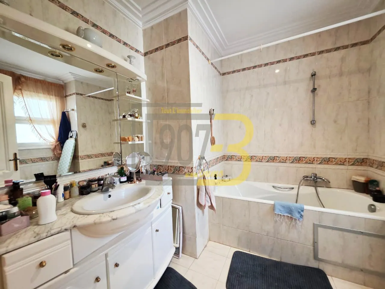 đÌ đđđđđđ TrĂšs bel appartement s+4 Ă Ennasr 2