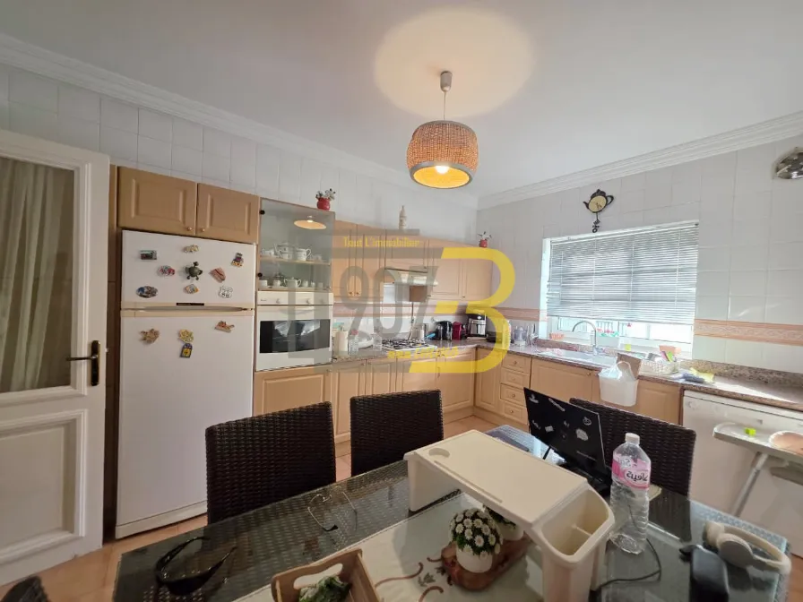 đÌ đđđđđđ TrĂšs bel appartement s+4 Ă Ennasr 2