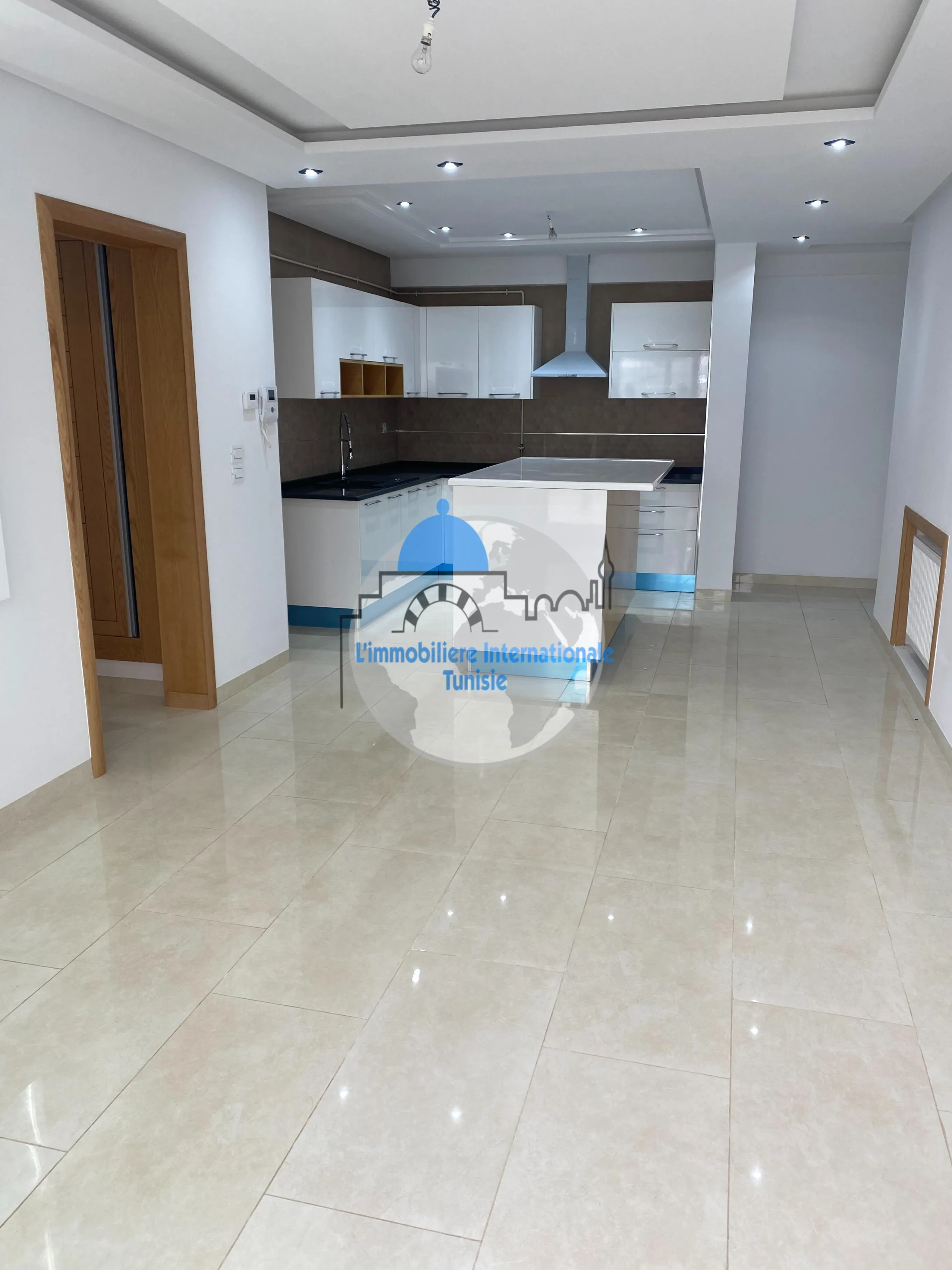  location un bel appartement à Khzema Est