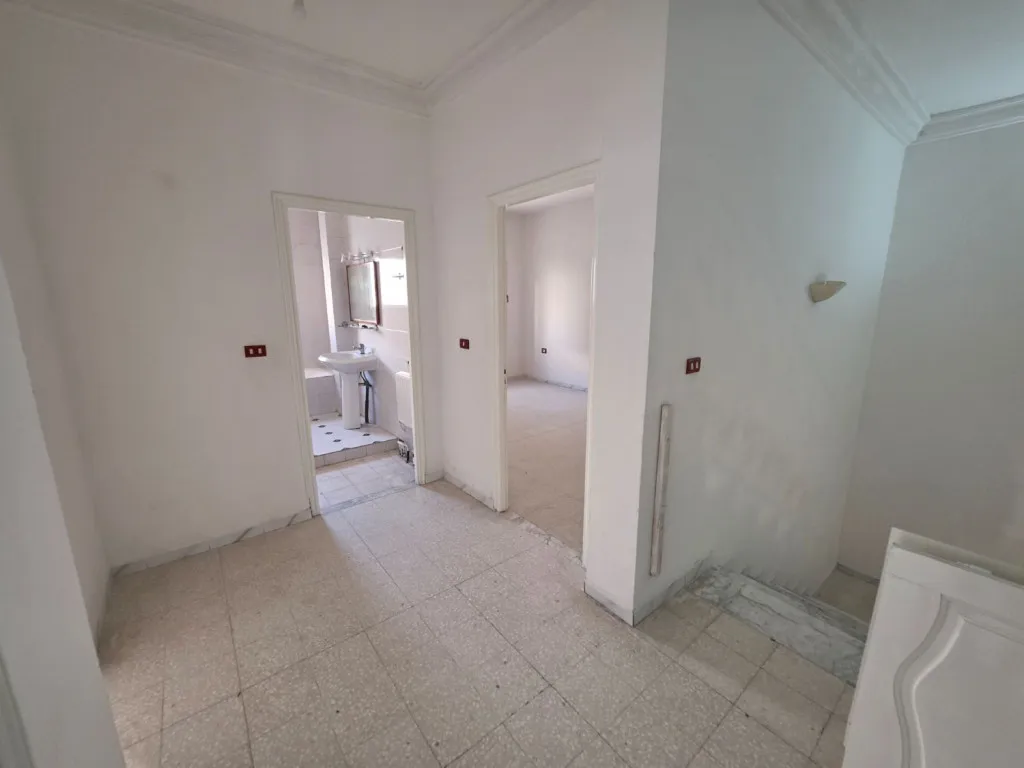 Villa indépendante S+6 à El Mourouj 4