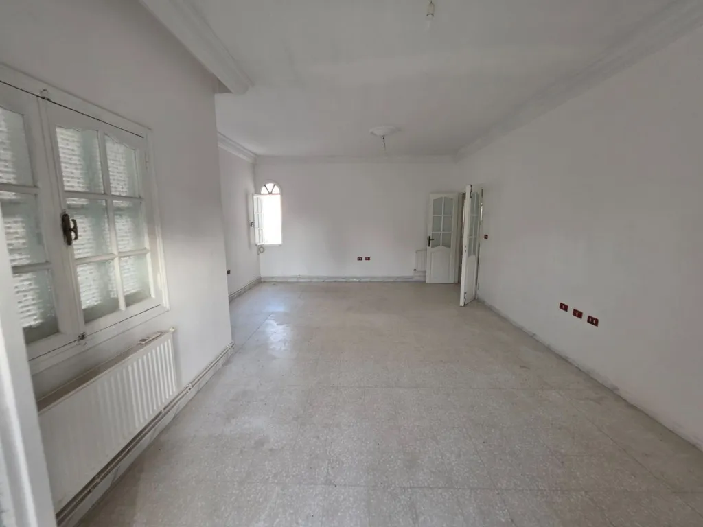 Villa indépendante S+6 à El Mourouj 4