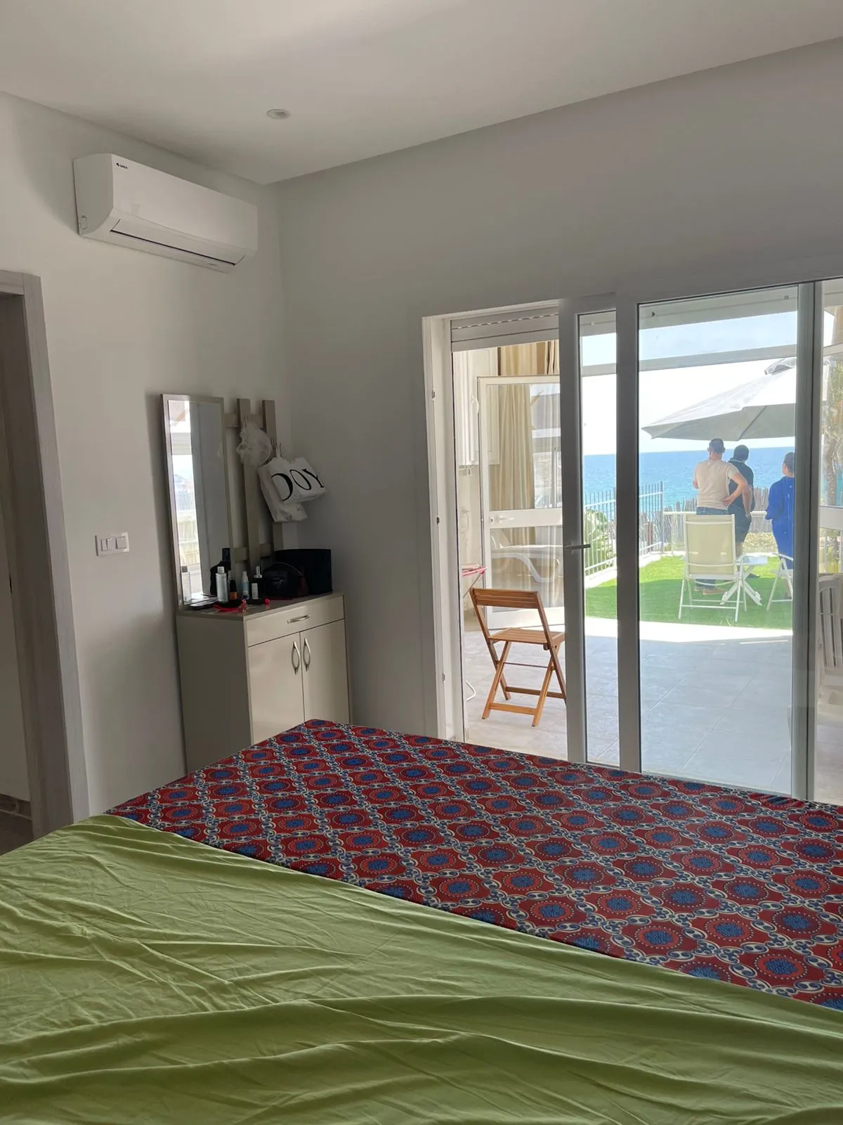 À VENDRE – Magnifique Appartement S+1 Pieds dans l’Eau à Hergla