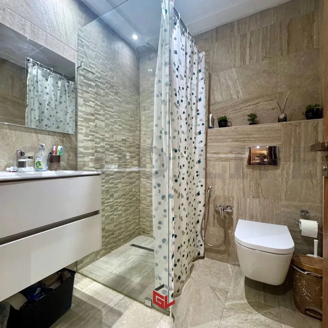 Vente S+3 à Ennasr 203m2