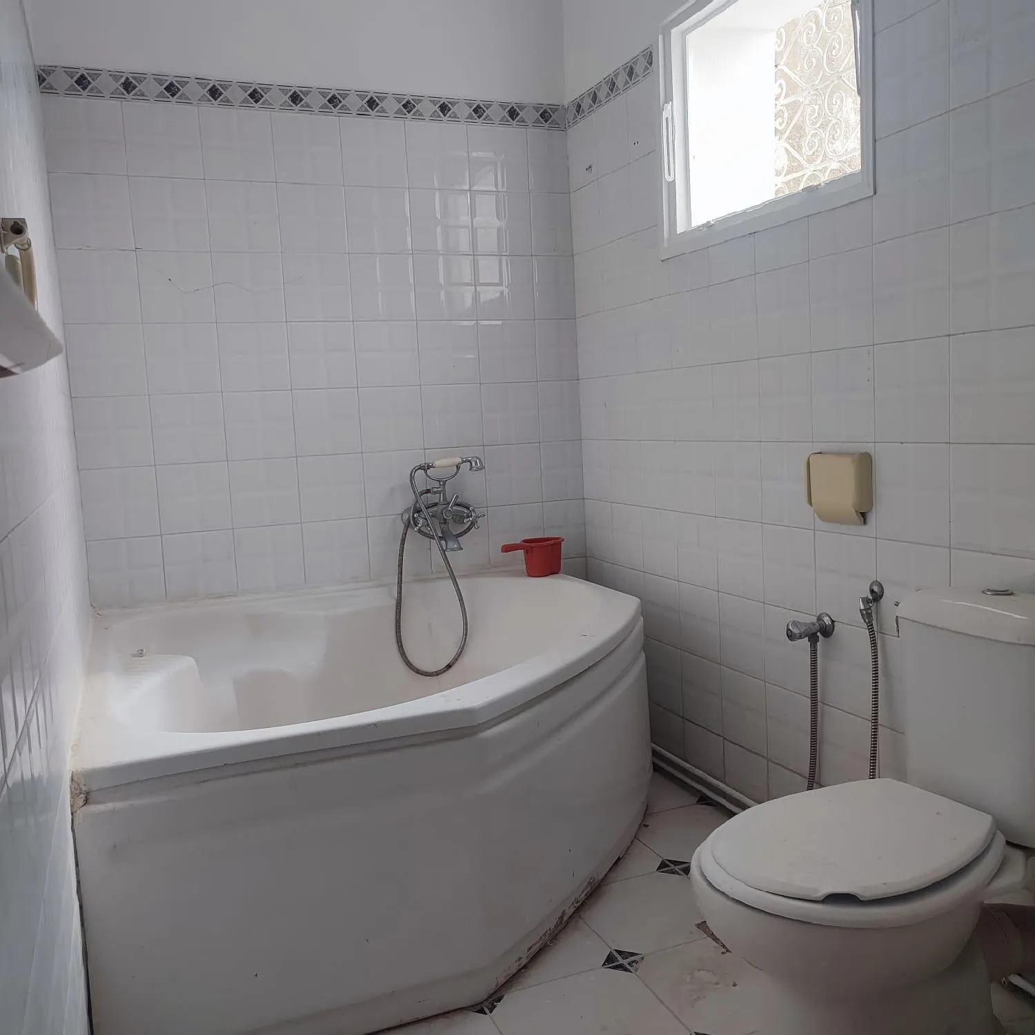 s+3 1er etage menzah 6