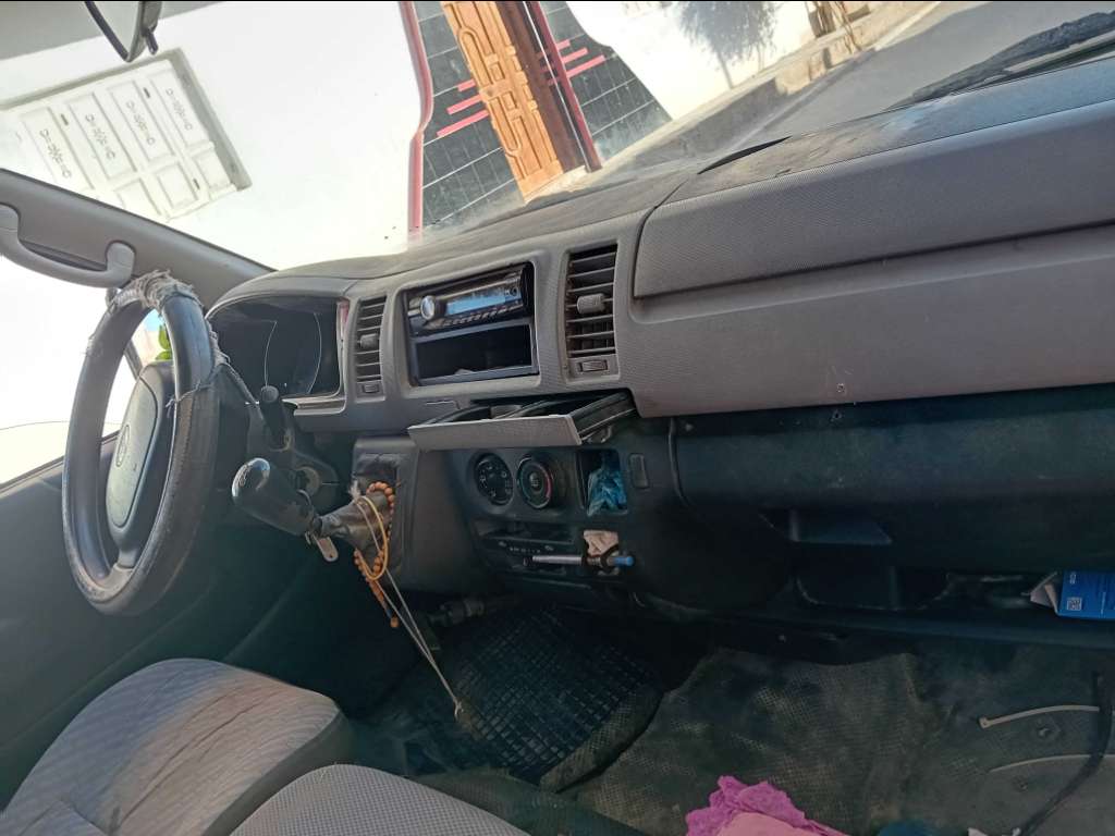 Toyota hiace 3 places