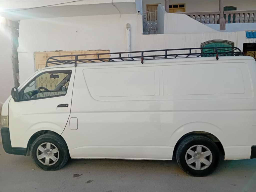 Toyota hiace 3 places