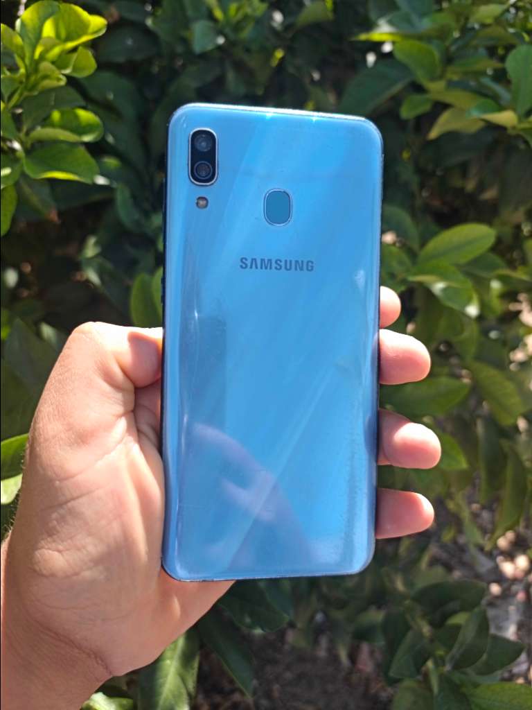 A vendre Samsung a30 
