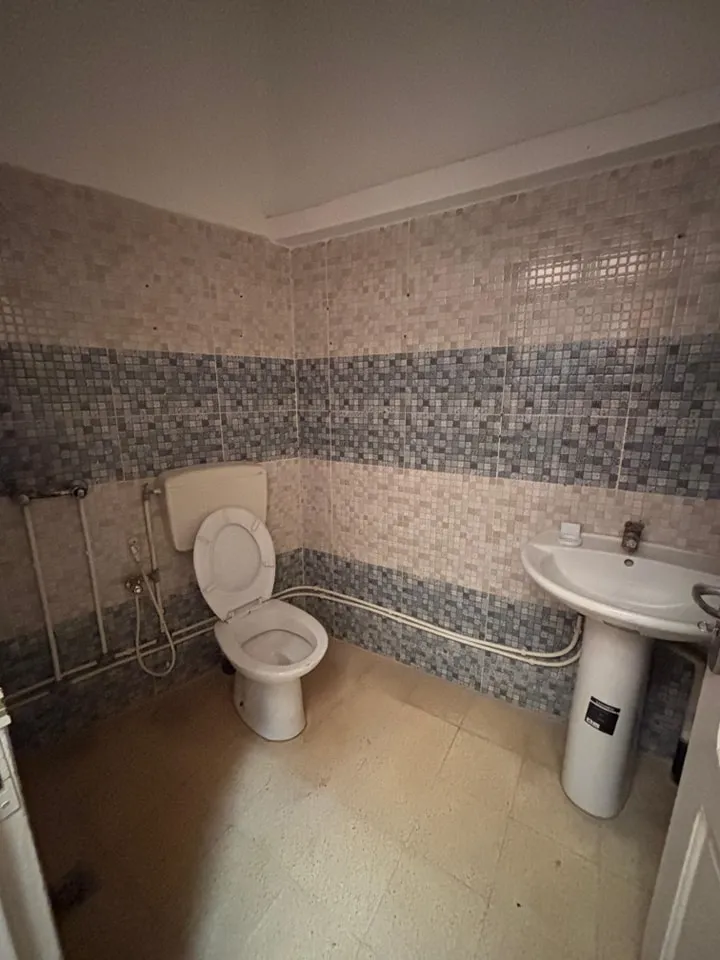 للبيع منزل بالطابق الأرضي في موقع ممتاز في قلب مدينة قفصة ✅