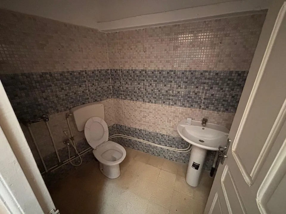 للبيع منزل بالطابق الأرضي في موقع ممتاز في قلب مدينة قفصة ✅