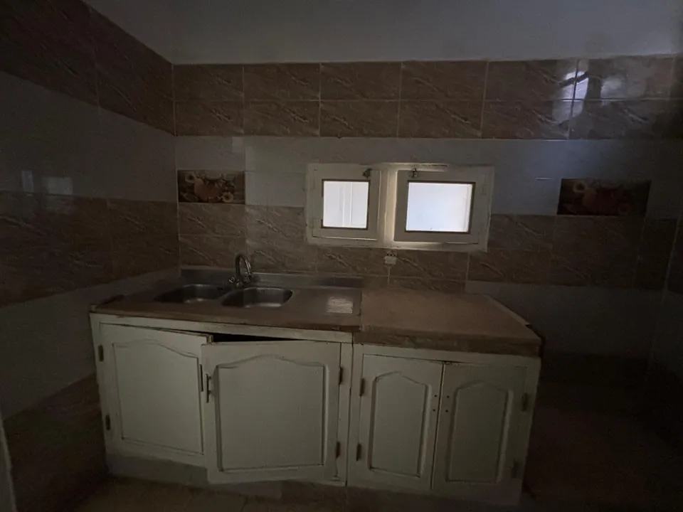 للبيع منزل بالطابق الأرضي في موقع ممتاز في قلب مدينة قفصة ✅