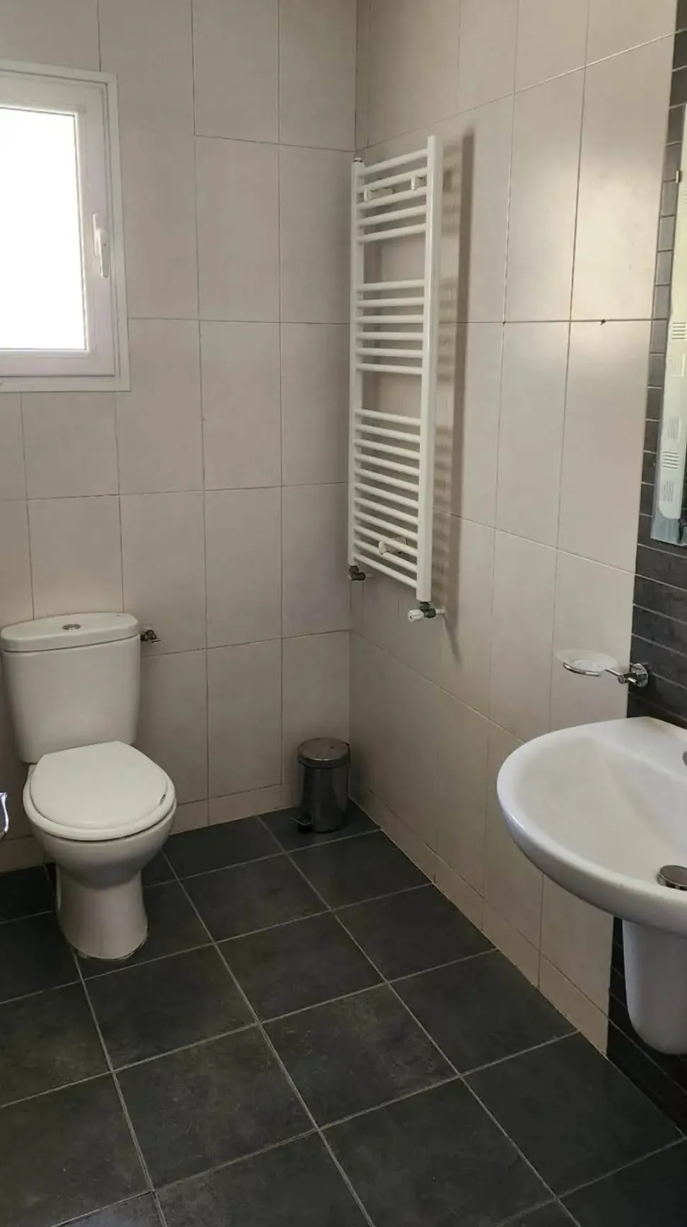 Location S2 vide à Cité Les Palmiers