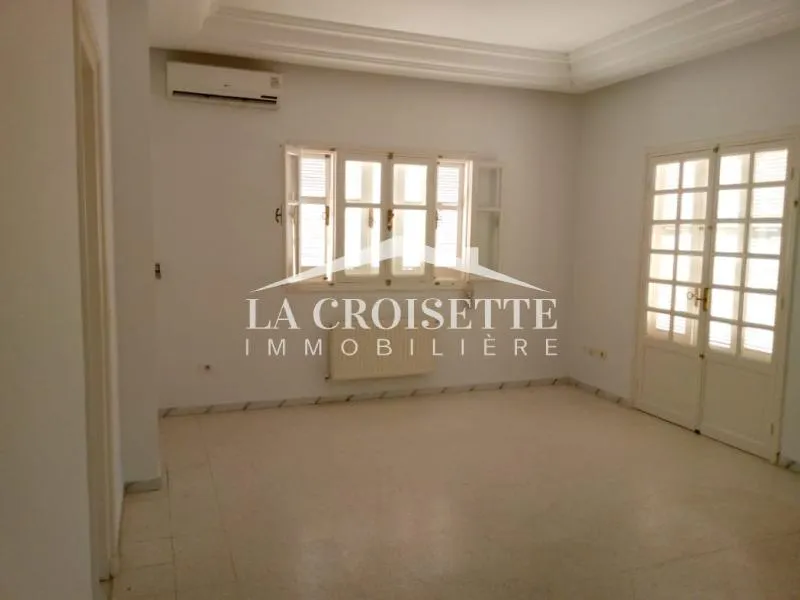 Villa s4 avec piscine à La Marsa MVL0029