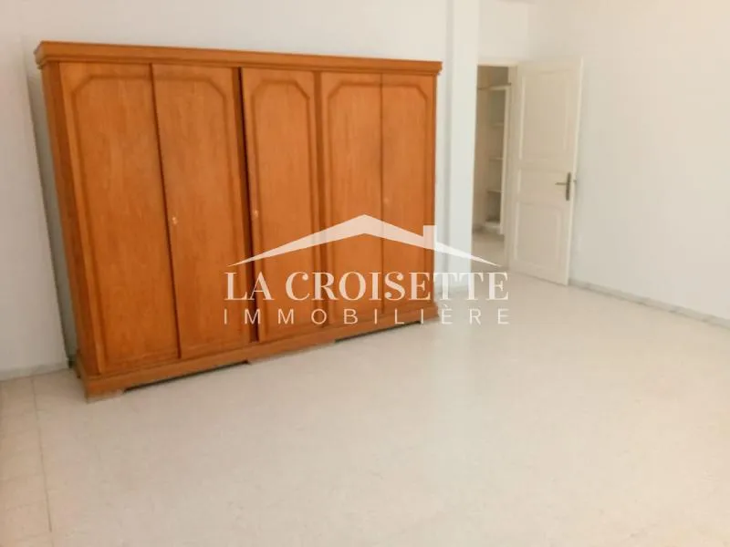 Villa s4 avec piscine à La Marsa MVL0029