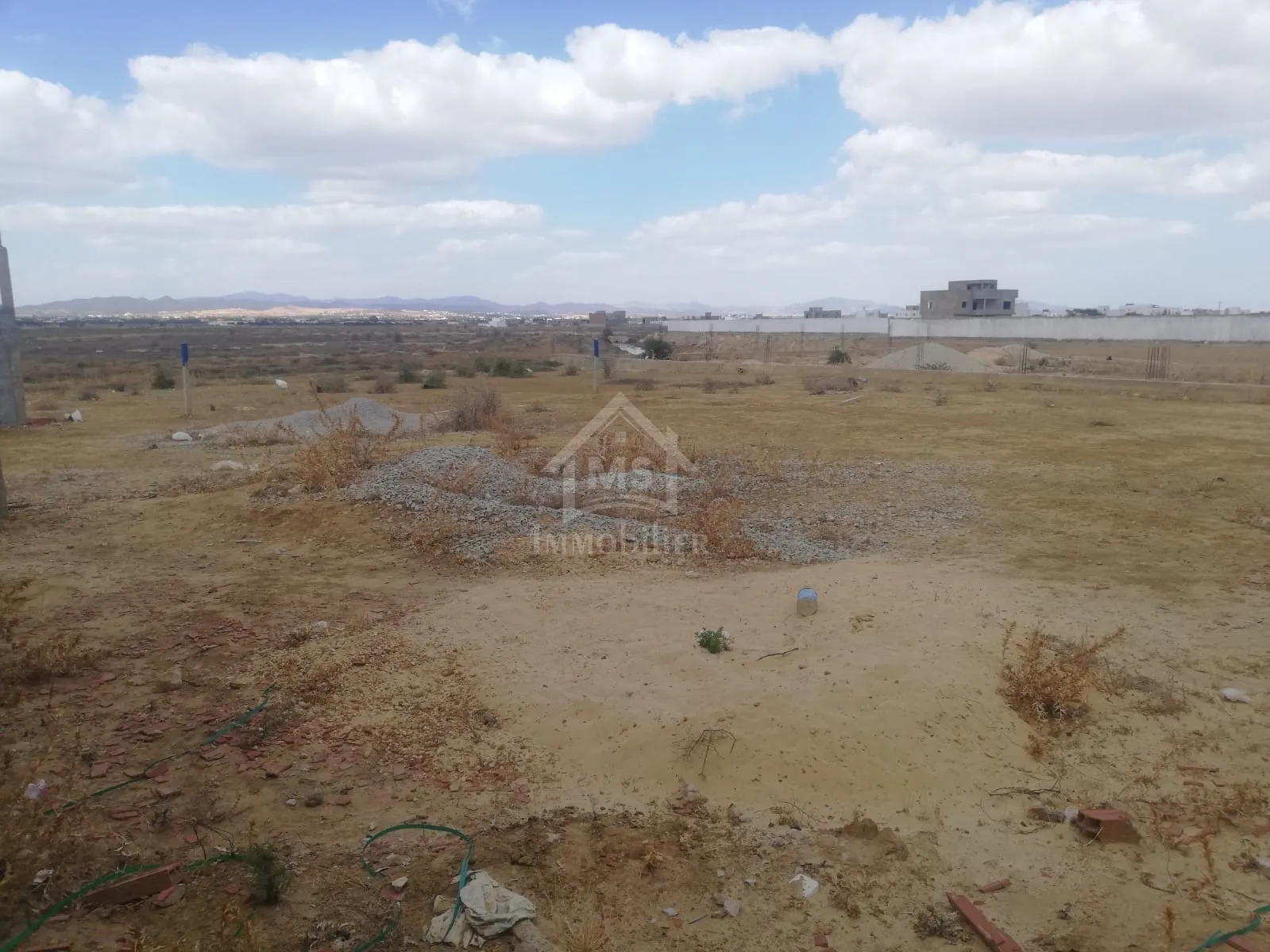 Deux lots de terrain jumelés et clôturés de 527 m² à vendre 51355351