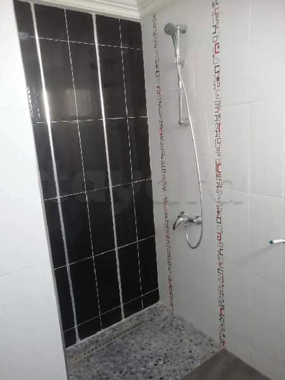 un étage s+1 rénové au 3éme étage a louer a cité ibn khaldoun Prés de Foyer et De terminus 3