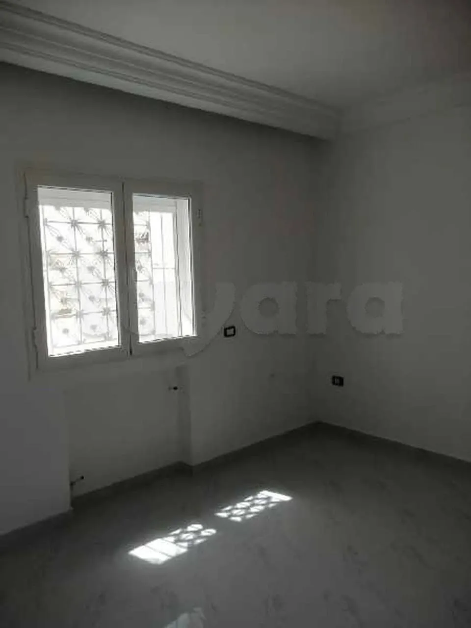 un étage s+1 rénové au 3éme étage a louer a cité ibn khaldoun Prés de Foyer et De terminus 3