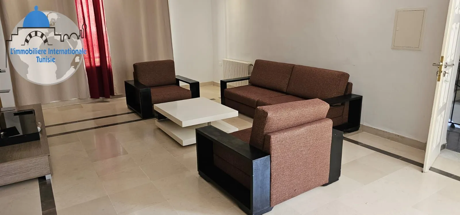  location annuelle un appartement en S+3 meublé seulement pour l'étranger, située à Corniche Sousse