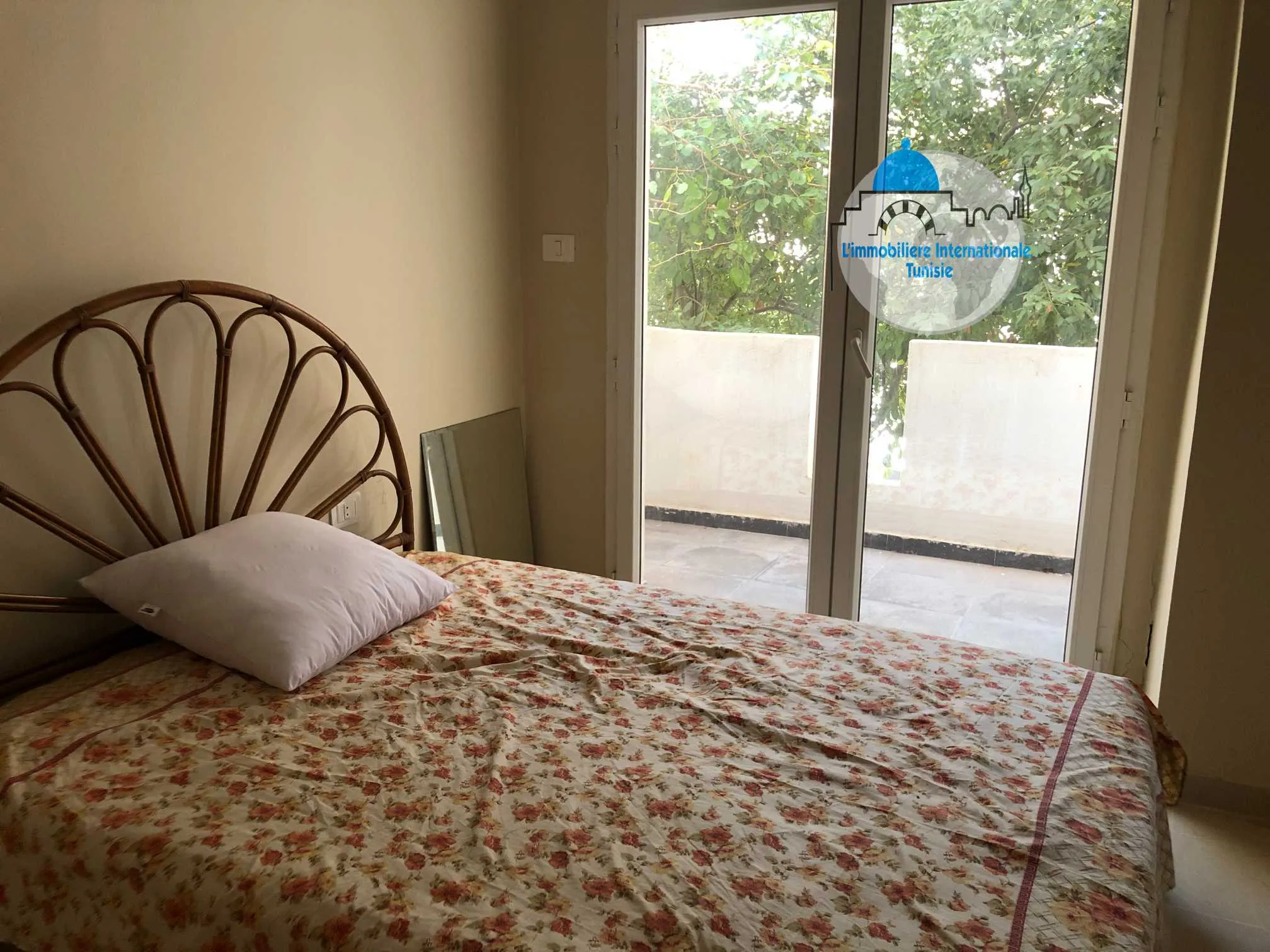  location annuelle un appartement en S+3 meublé seulement pour l'étranger, située à Corniche Sousse