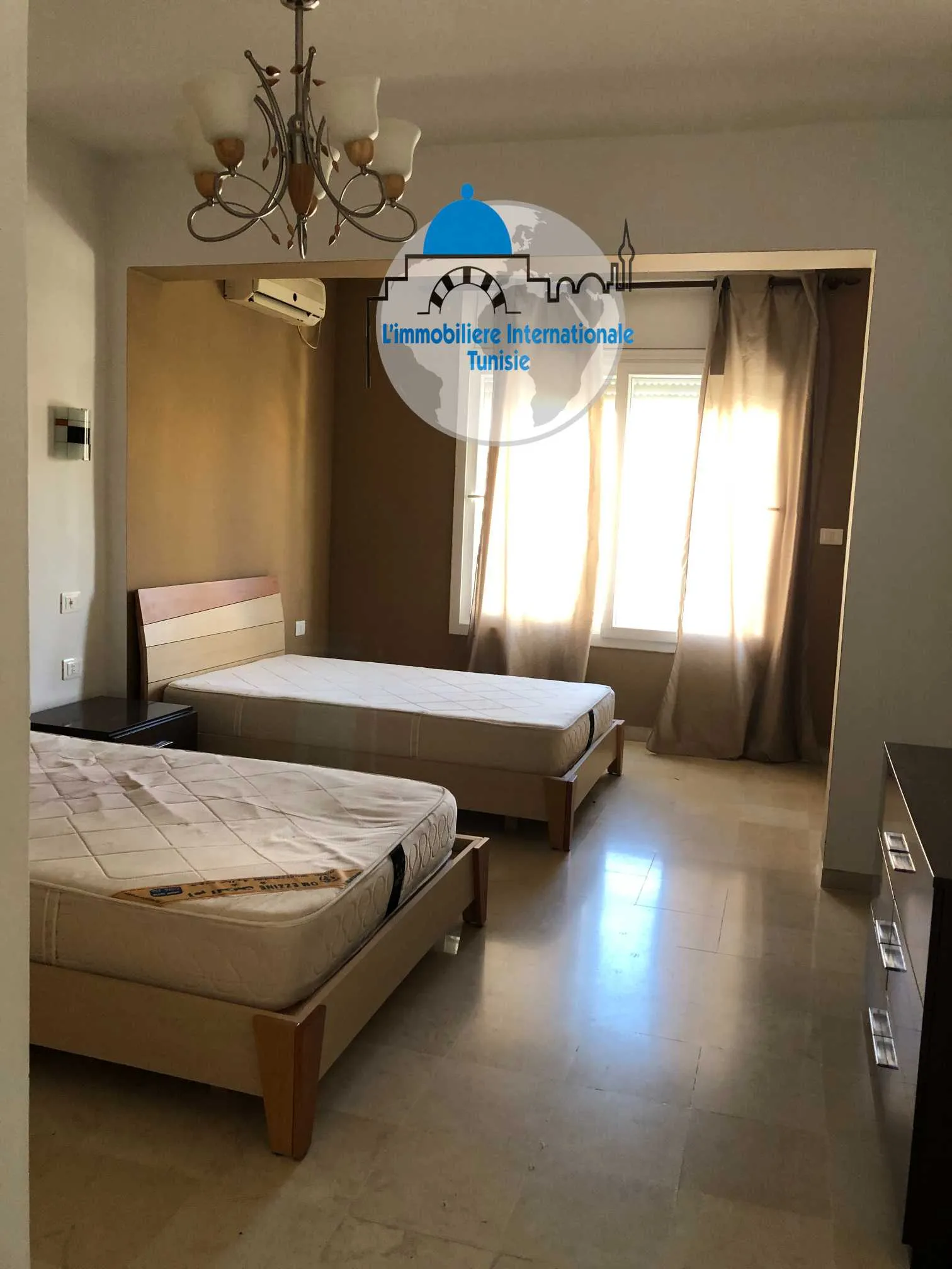  location annuelle un appartement en S+3 meublé seulement pour l'étranger, située à Corniche Sousse