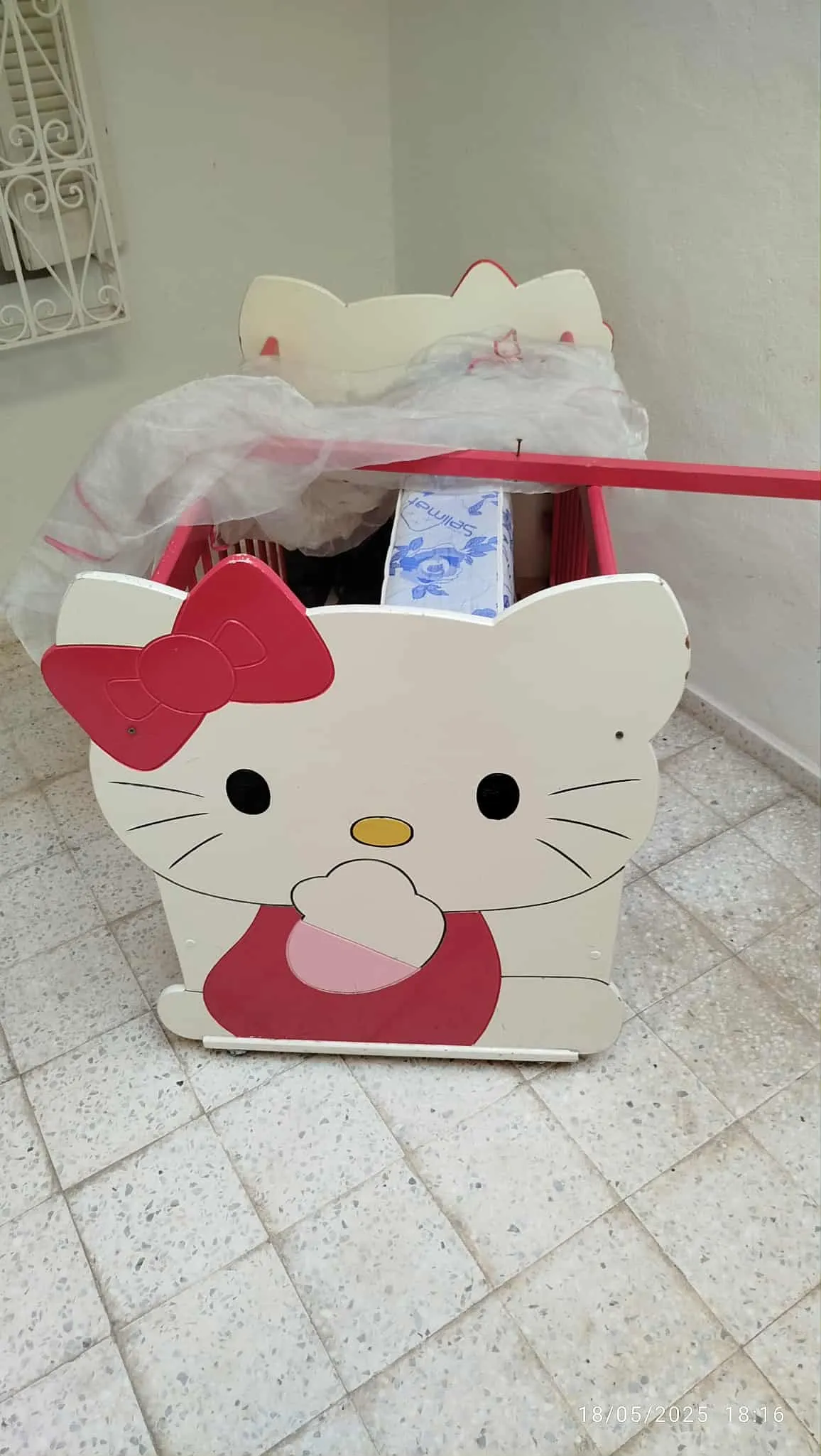 Lit bébé avec matelas