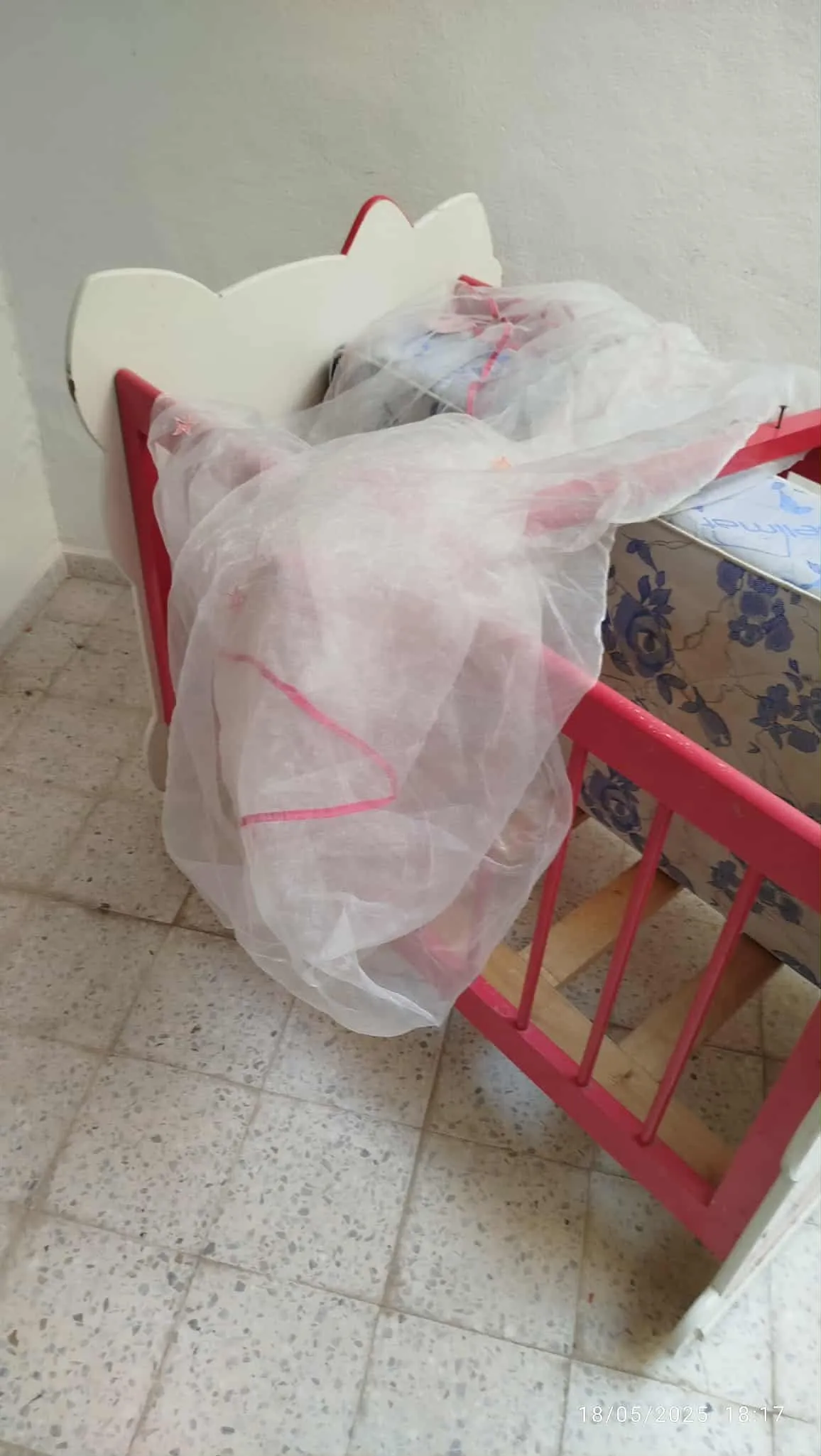 Lit bébé avec matelas