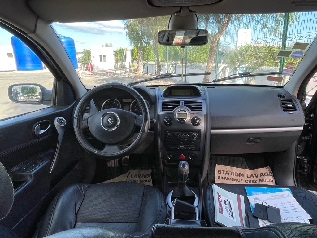 Une belle Megane Dci 1.5 đłđ±đ