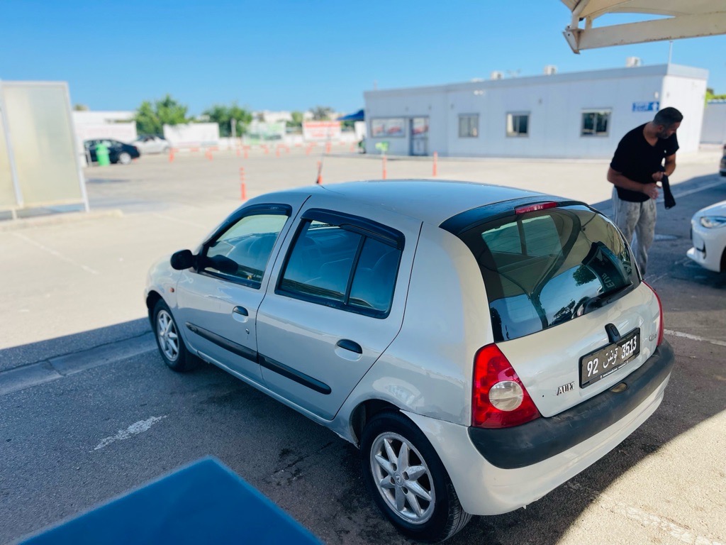 Clio bombĂ© Cabel fransaiseđŹđłđ±
