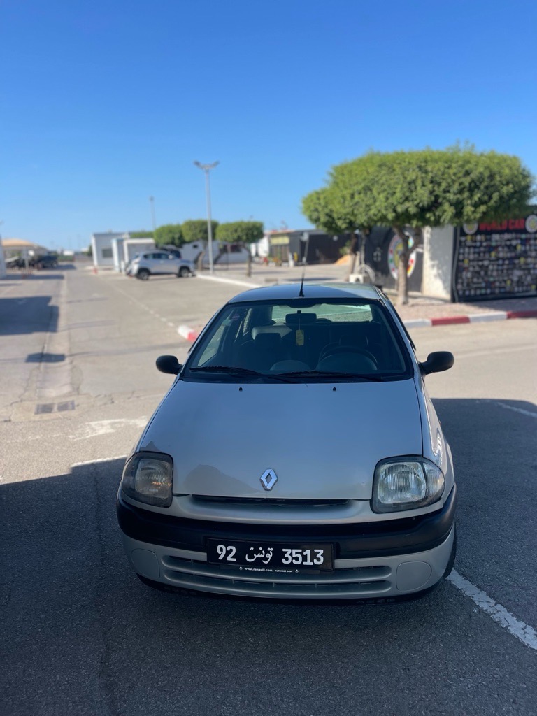 Clio bombĂ© Cabel fransaiseđŹđłđ±