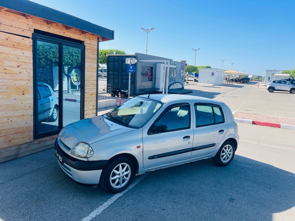 Clio bombĂ© Cabel fransaiseđŹđłđ±