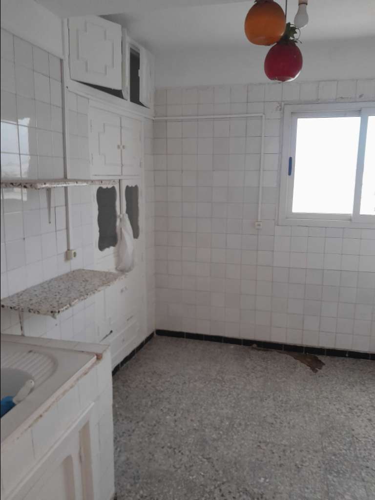 A louer appartement au 4ème étage à cite nozha Ariana 