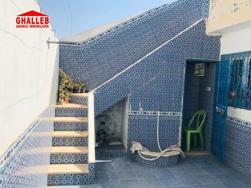 Une maison S+2 style triplex au centre ville 29730412