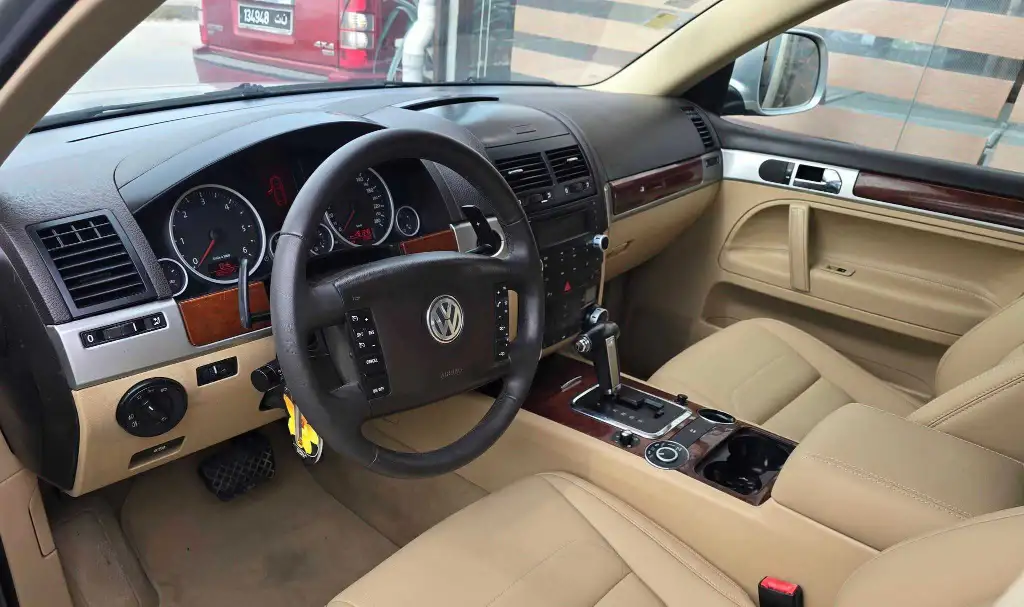 đ©đȘ Volkswagen Touareg Diesel TDI V6 2010 đ©đȘ
âïž on accepte l Ă©change des voitures