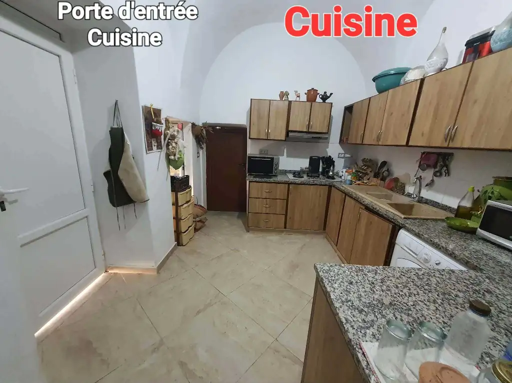 Propriétaire Vend une Maison arabe rénovée avec goût sidi Boudhaoui Kélibia 205m² 160m² Bâti 180Mdt