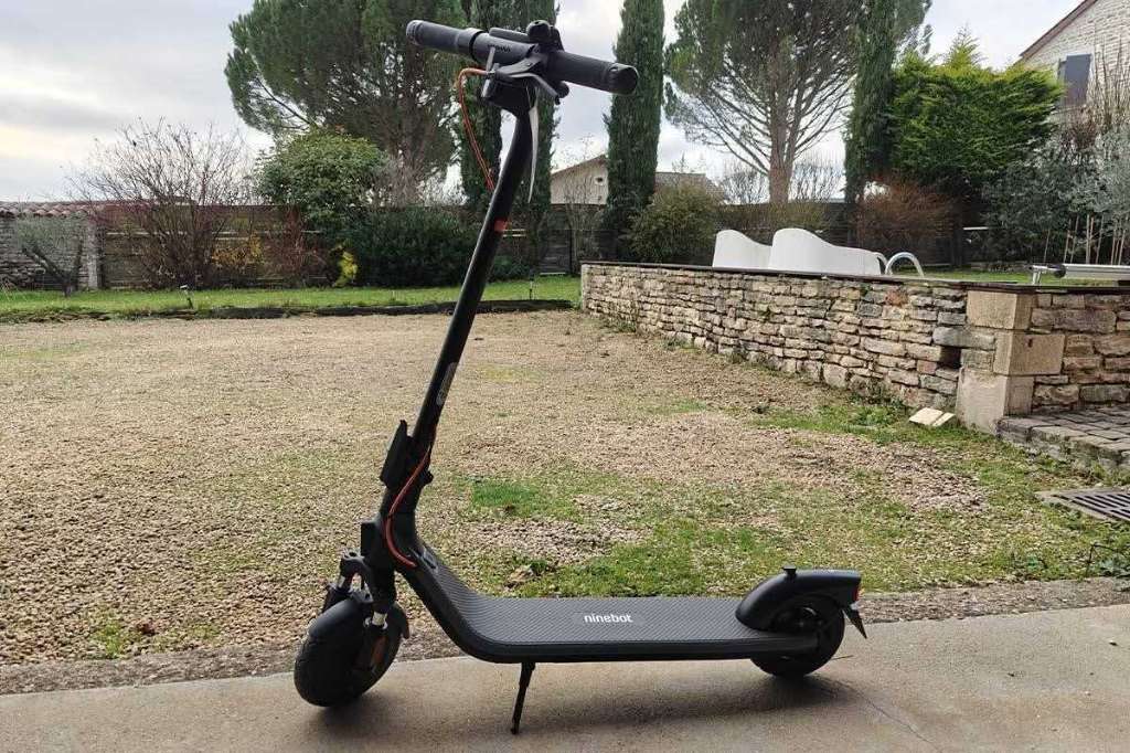 Trottinette electrique Segway-Ninebot E2 D II