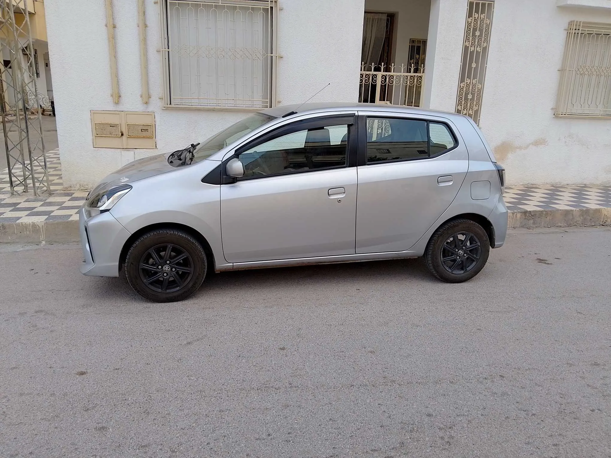 toyota agya très propre