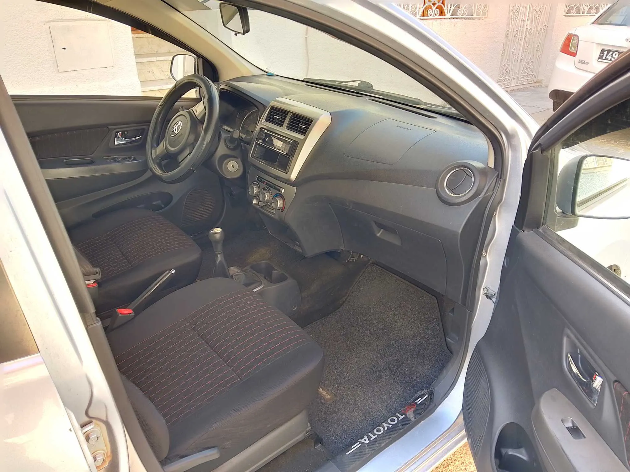 toyota agya très propre