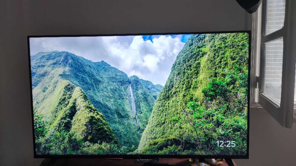 À vendre TV TCL 4K 43" p735 athir Tunisie (prix négociable)