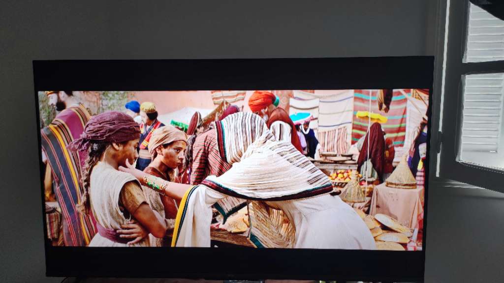À vendre TV TCL 4K 43" p735 athir Tunisie (prix négociable)
