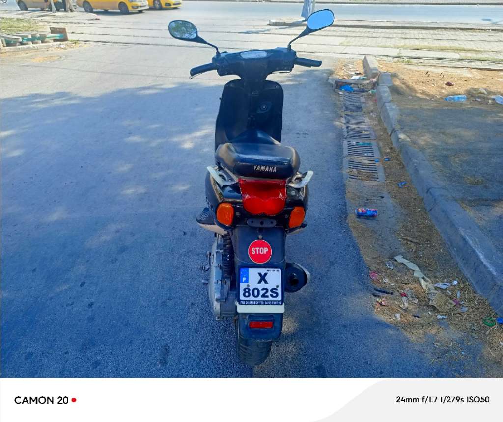 Moto ovetto en très bon état, tel:26915788
