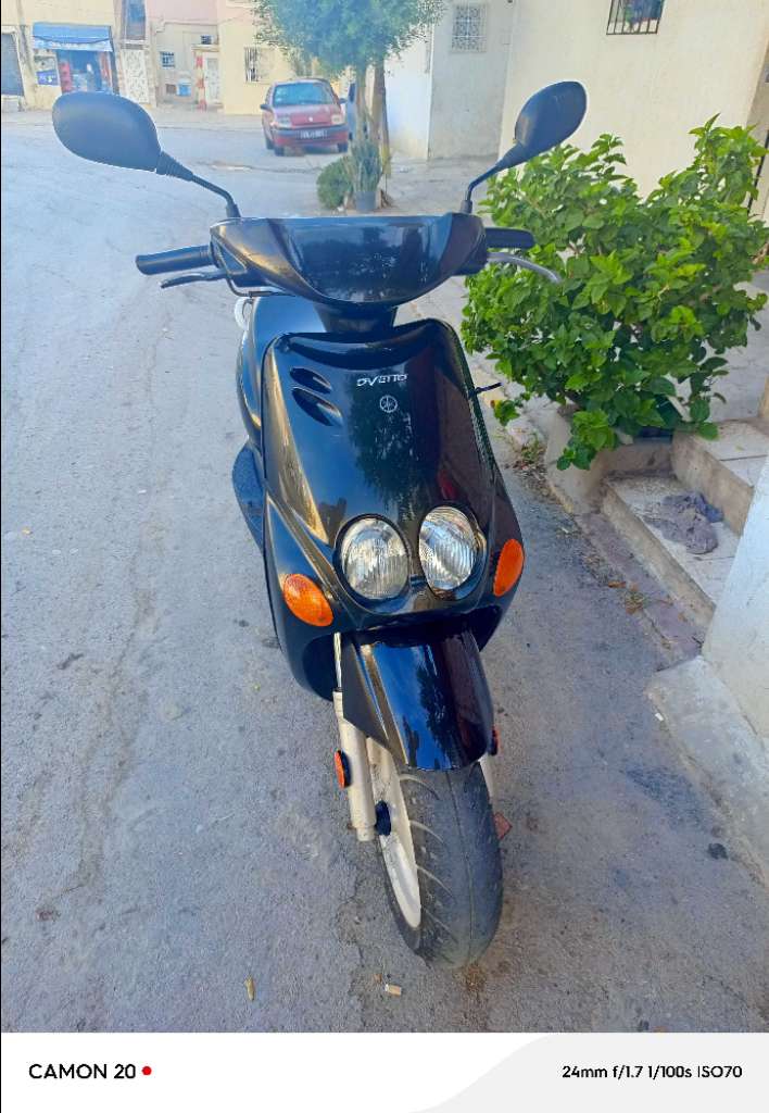 Moto ovetto en très bon état, tel:26915788