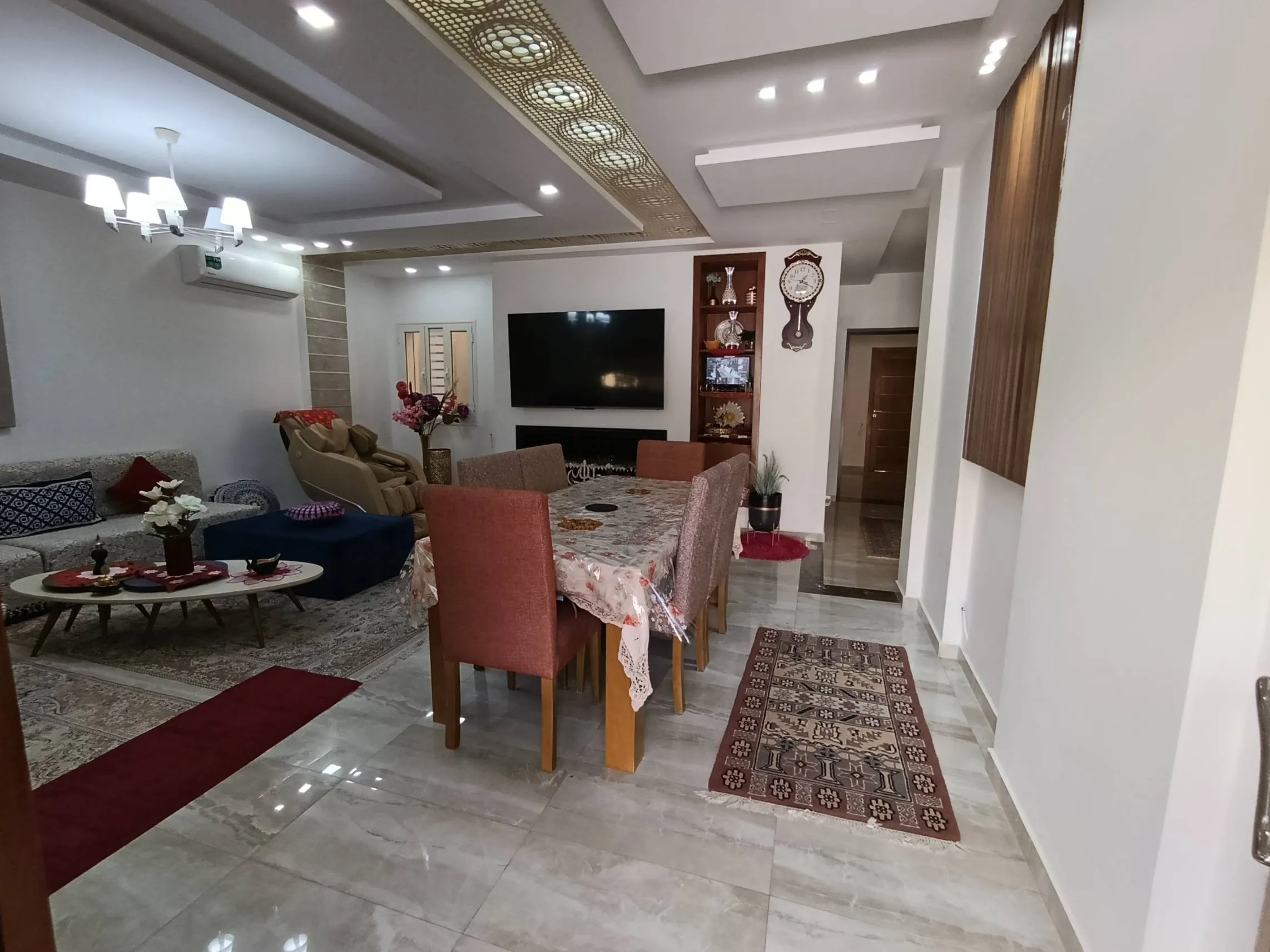 Une villa moderne avec piscine à Kélibia ville