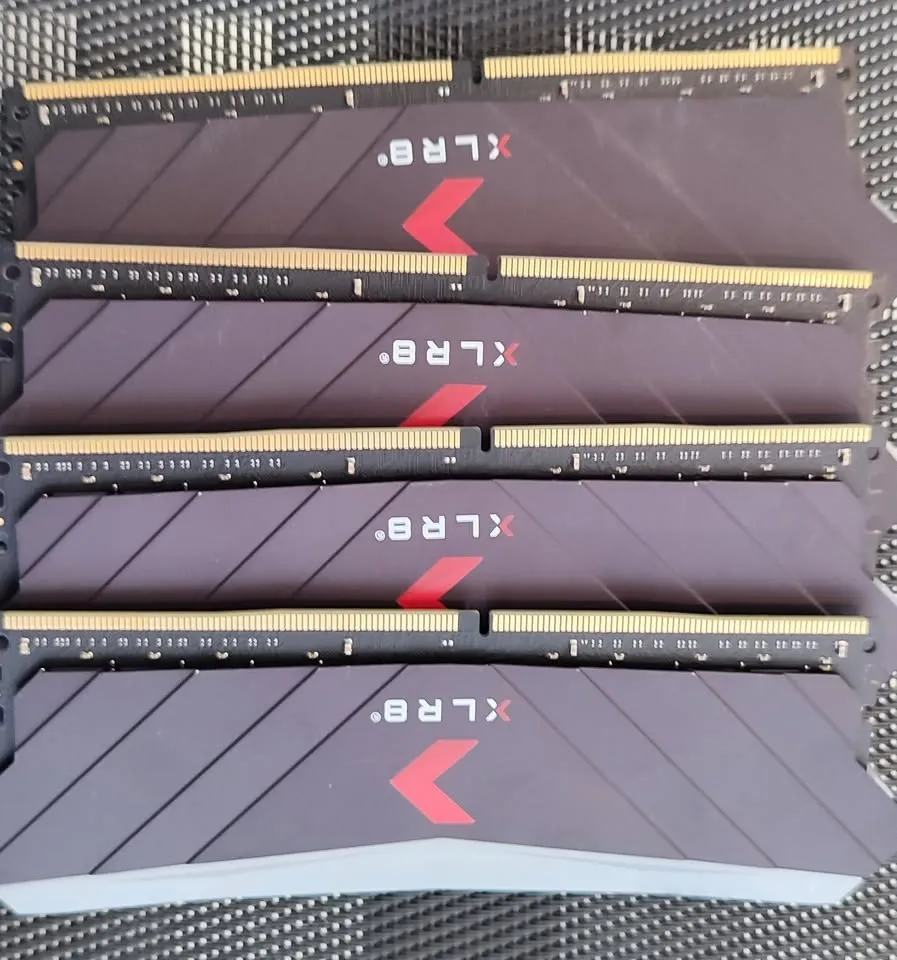 Mémoire RAM 64Go (4x16Go) DDR4 - 3200Mhz