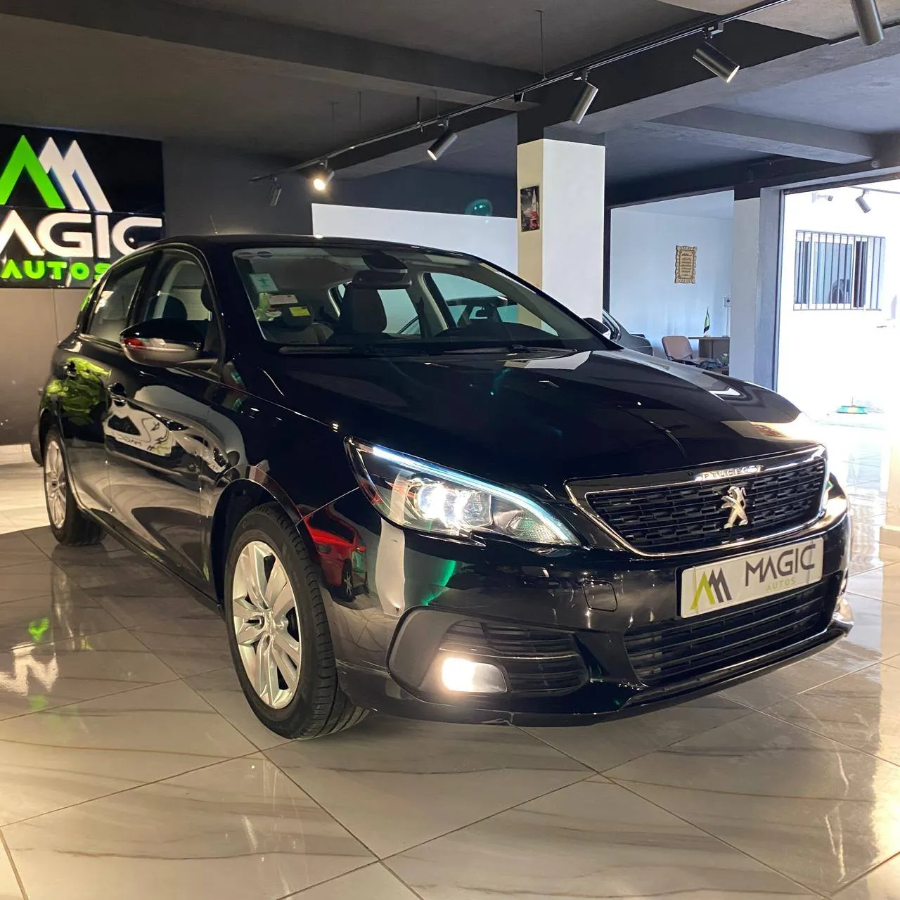 PEUGEOT 308