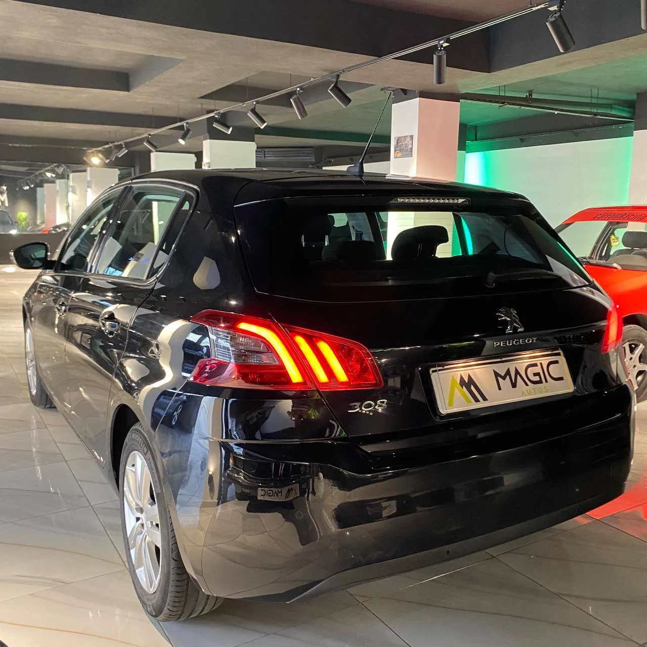 PEUGEOT 308