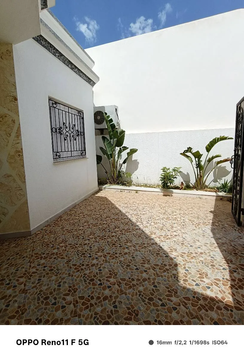 A vendre une maison indépendante au centre El Hawaria
