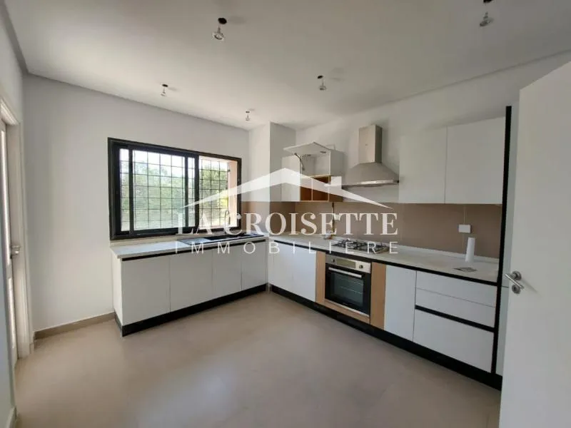 Villa s3 plain pied avec piscine à Gammarth ZVL0643