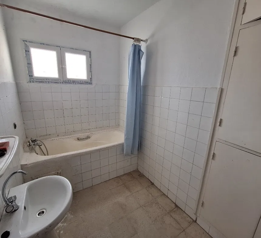 Location S2 vide à Cité Olympique